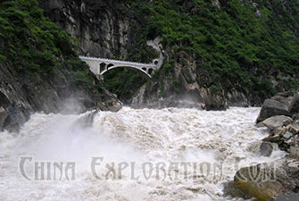 Tiger-Leaping-Gorge-of-Lijiang