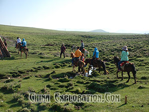 Tagong-Grassland-Horse-Riding-2013-HK