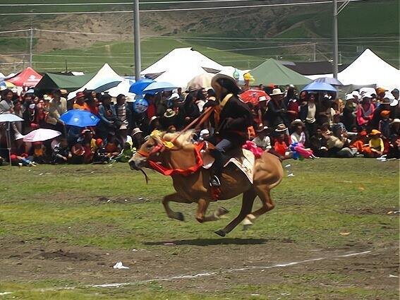 Litang Horse Racing Festival in East Tibet