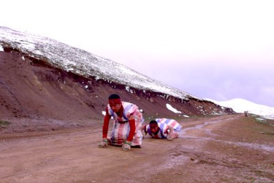 Tibetan Kowtowing Pilgrimage 